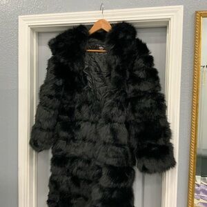 The beauty optimal product faux fur Coat W/Big Hooded Sz M with tag
